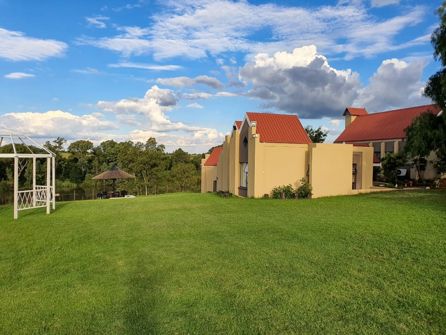 Commercial Property for Sale in Lindequesdrif North West